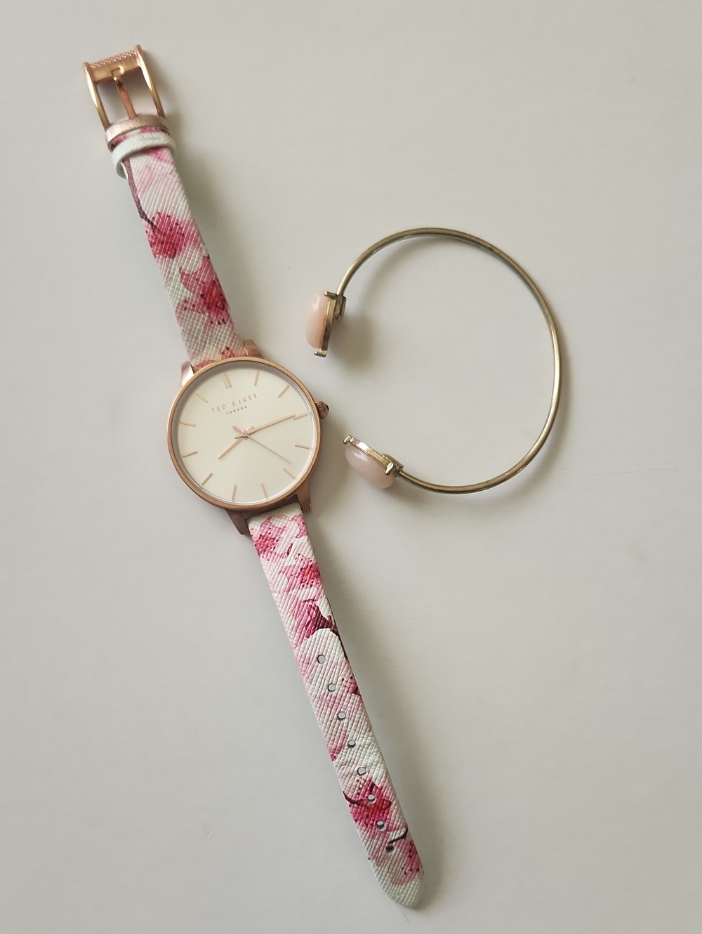 Ted Baker Geniune Leather Floral Watch And Adjustable Gold Bangle Set